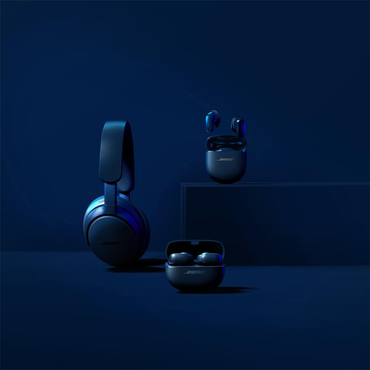 Bose QuietComfort Ultra Bluetooth Headphones, Wireless Headphones with Spatial Audio, Over Ear Noise Cancelling with Mic, Up to 24 Hours of Playtime, Black